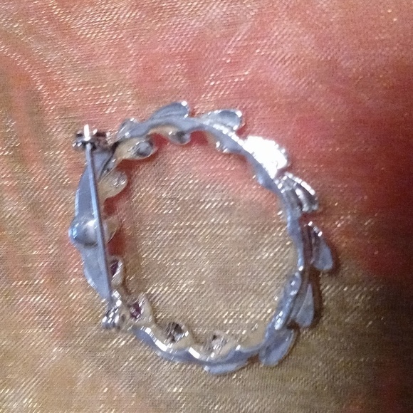 Circle heart brooch silver color metal - Picture 4 of 6